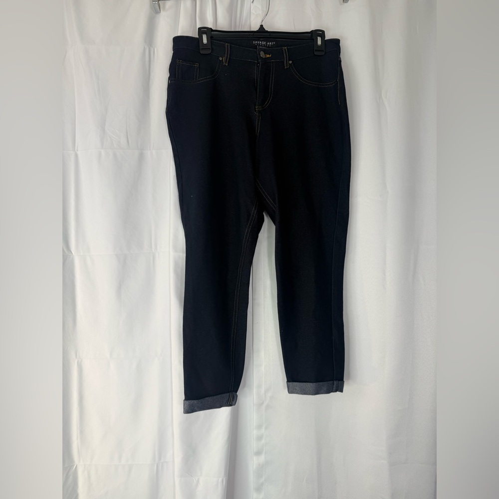 Trendy Black Cropped Jeans for Women